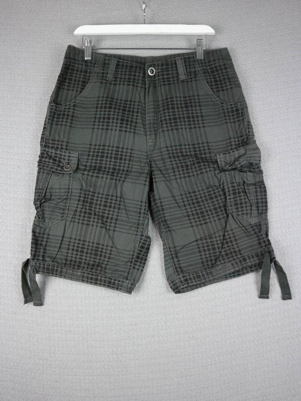 Machine Checkered Grey Cargo Shorts Mens 32W Y2K Streetwear
